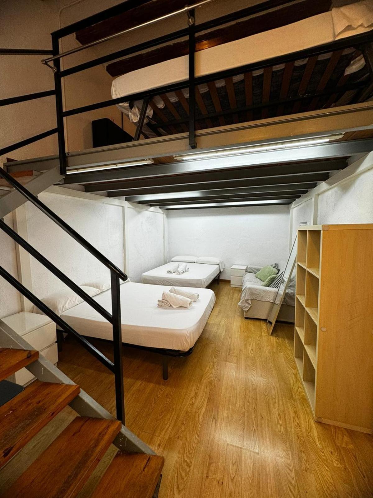 Habitacion Para Grupos Y Familias Hasta 8 บาร์เซโลนา ภายนอก รูปภาพ